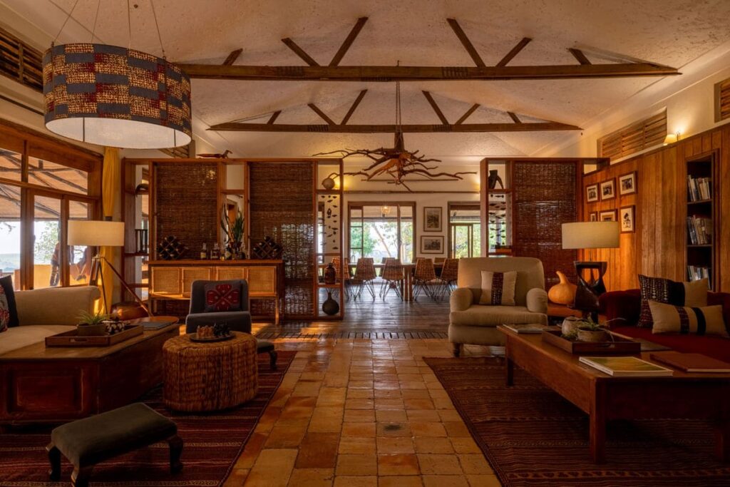Queen Elizabeth safari national park's Kyambura safari lodge