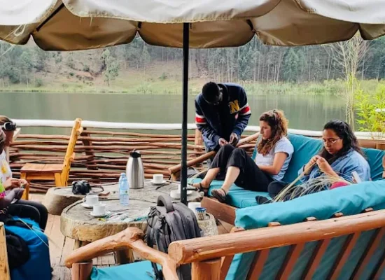 Relaxation holidays at lake Bunyonyi