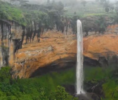 Sipi falls found on the slopes of the ranges of mountain Elgon in Kapchorwa, Uganda Uganda gorilla trekking & wildlife safaris